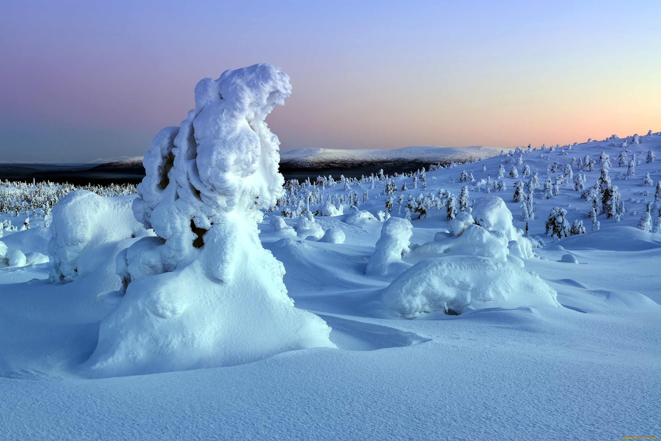 Сугроб. Сугробы. Фото снежных сугробов хорошее качество. Температура в снежном сугробе